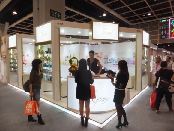 EVELINE COSMETICS NA MIĘDZYNARODOWYCH TARGACH COSMOPROF ASIA